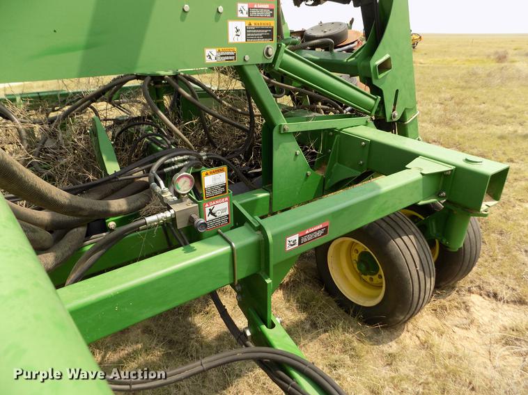 image for item DB9136 2003 John Deere 1890 no-till air seeder