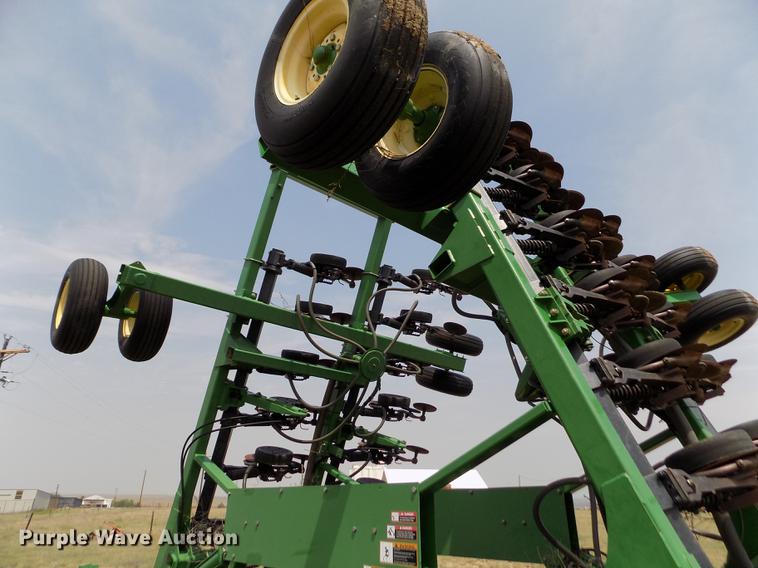 image for item DB9136 2003 John Deere 1890 no-till air seeder