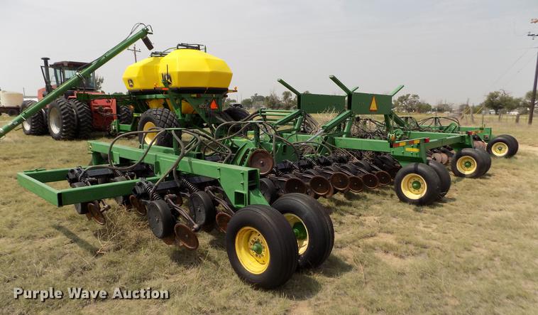 image for item DB9136 2003 John Deere 1890 no-till air seeder