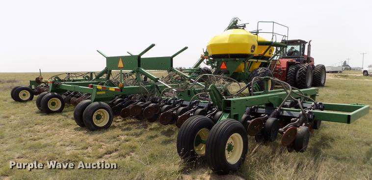 image for item DB9136 2003 John Deere 1890 no-till air seeder