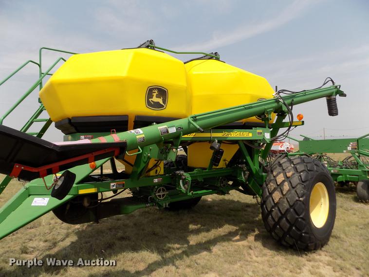 image for item DB9136 2003 John Deere 1890 no-till air seeder