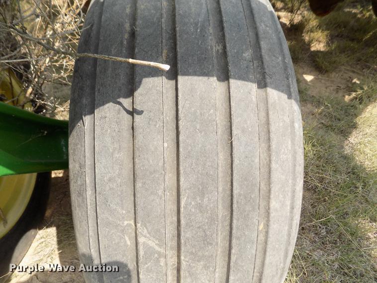 image for item DB9136 2003 John Deere 1890 no-till air seeder