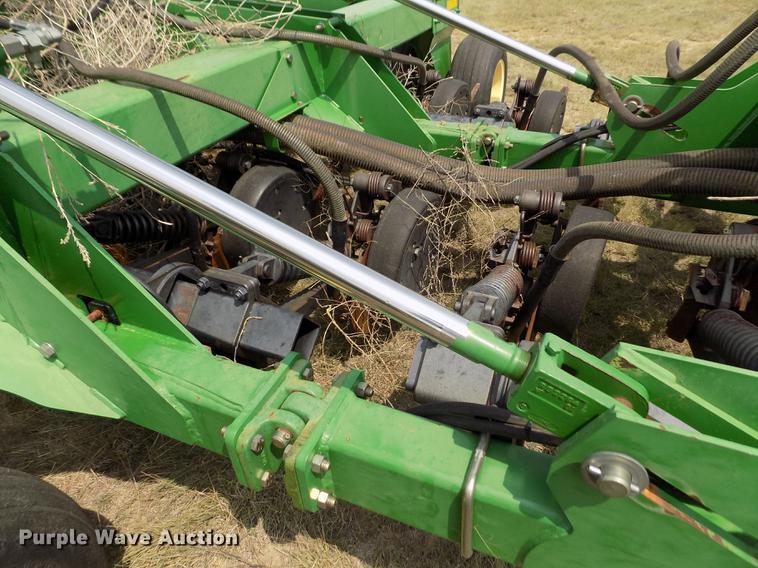 image for item DB9136 2003 John Deere 1890 no-till air seeder