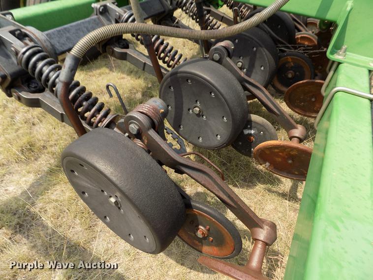 image for item DB9136 2003 John Deere 1890 no-till air seeder