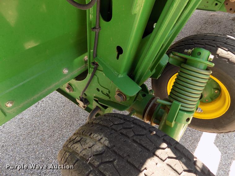 image for item DB9183 2010 John Deere 635D rigid draper head
