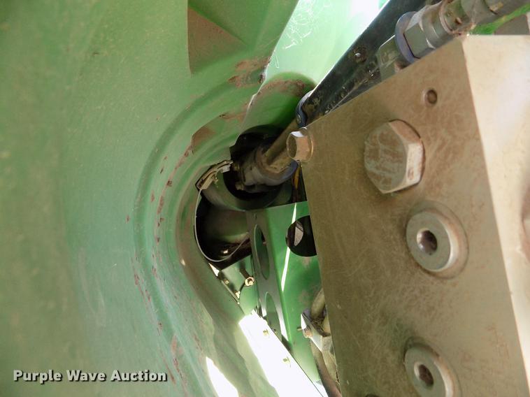 image for item DB9183 2010 John Deere 635D rigid draper head