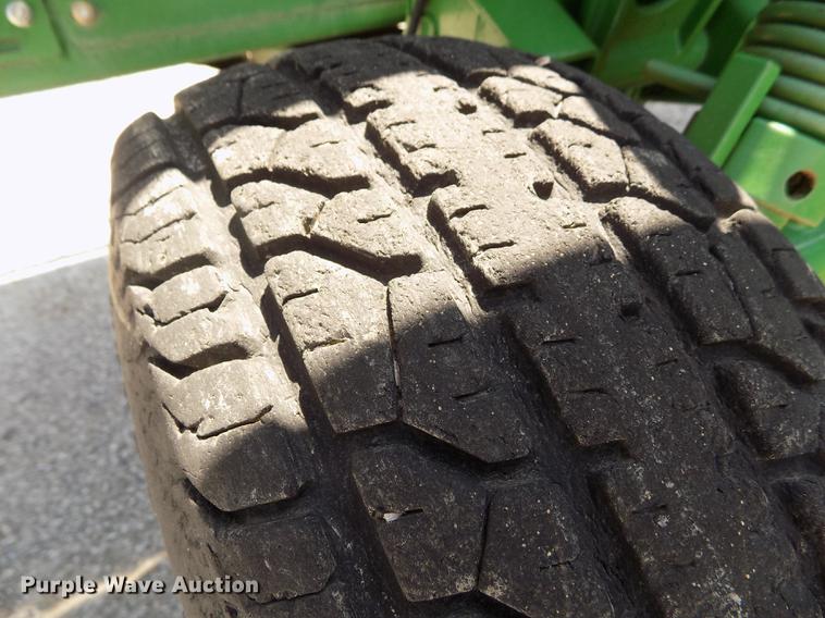 image for item DB9183 2010 John Deere 635D rigid draper head