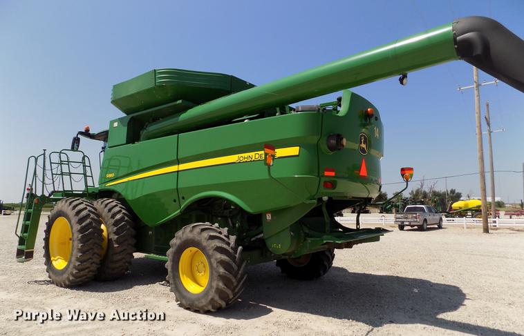 image for item DB9184 2013 John Deere S660 STS combine