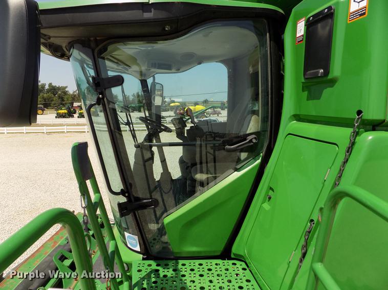 image for item DB9184 2013 John Deere S660 STS combine