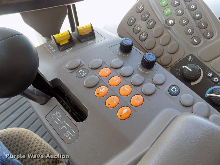 image for item DB9184 2013 John Deere S660 STS combine