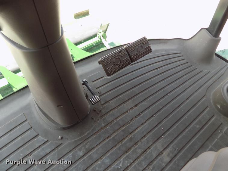 image for item DB9184 2013 John Deere S660 STS combine