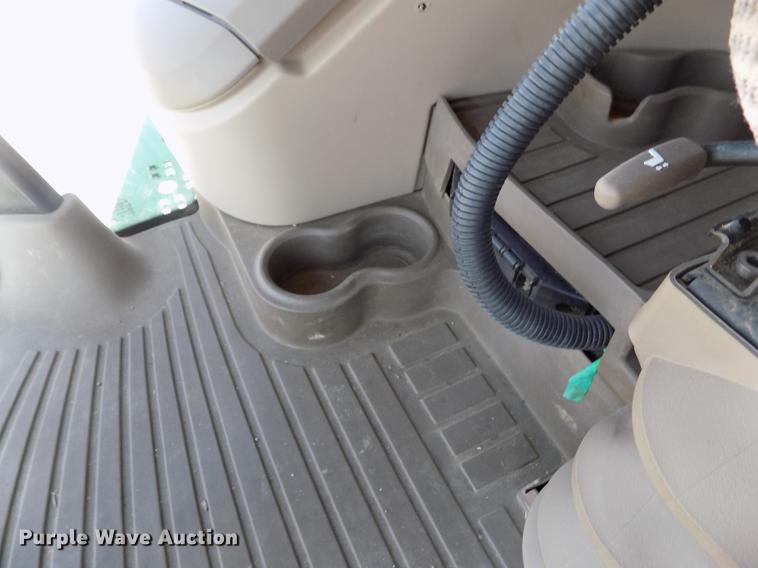 image for item DB9184 2013 John Deere S660 STS combine