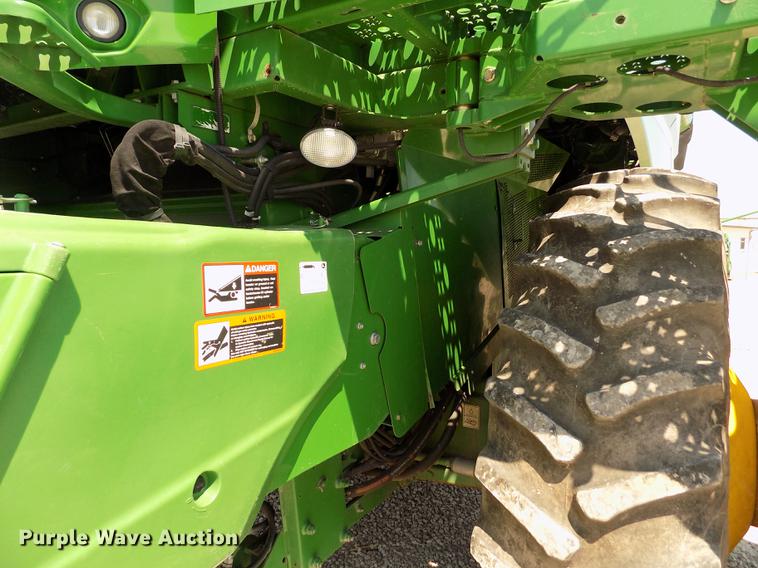 image for item DB9184 2013 John Deere S660 STS combine