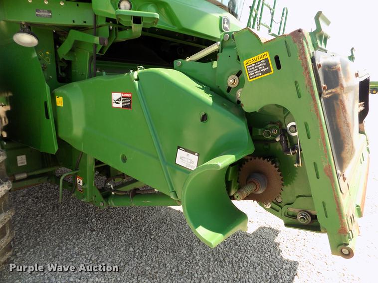 image for item DB9184 2013 John Deere S660 STS combine