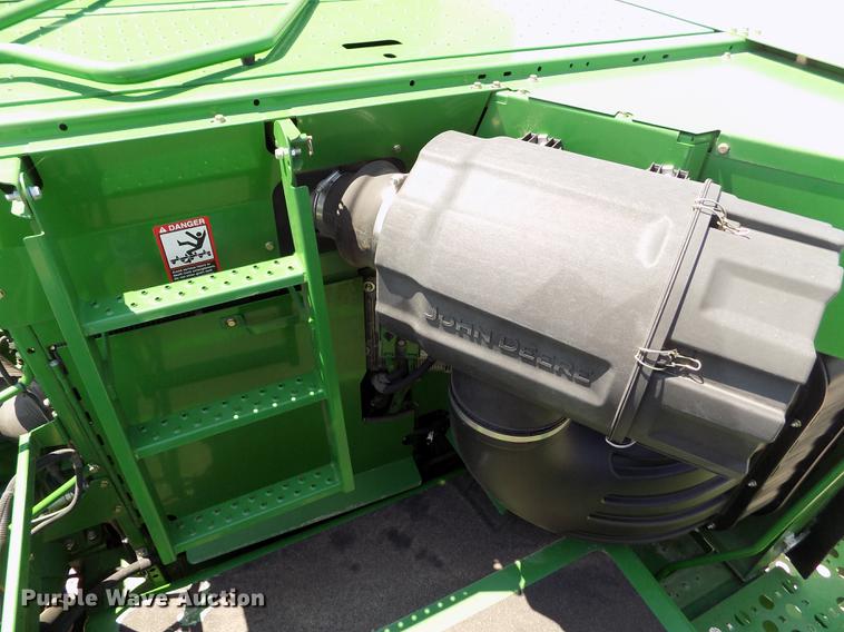 image for item DB9184 2013 John Deere S660 STS combine