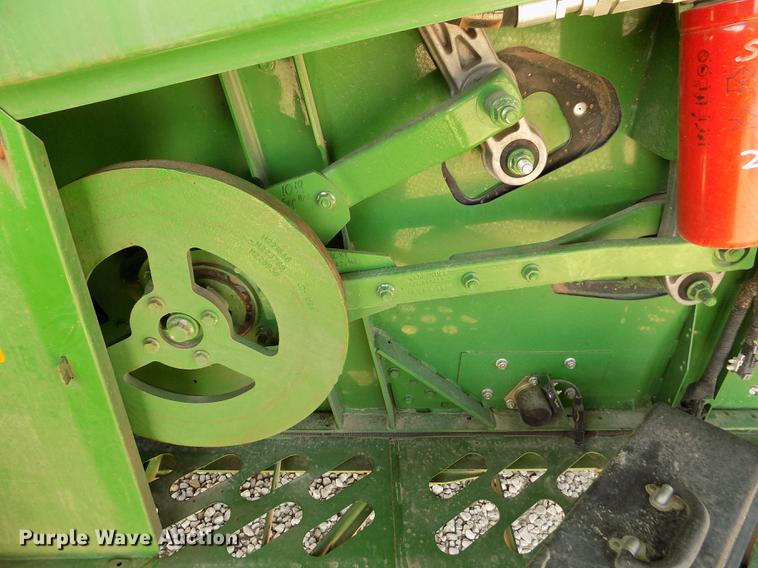 image for item DB9184 2013 John Deere S660 STS combine
