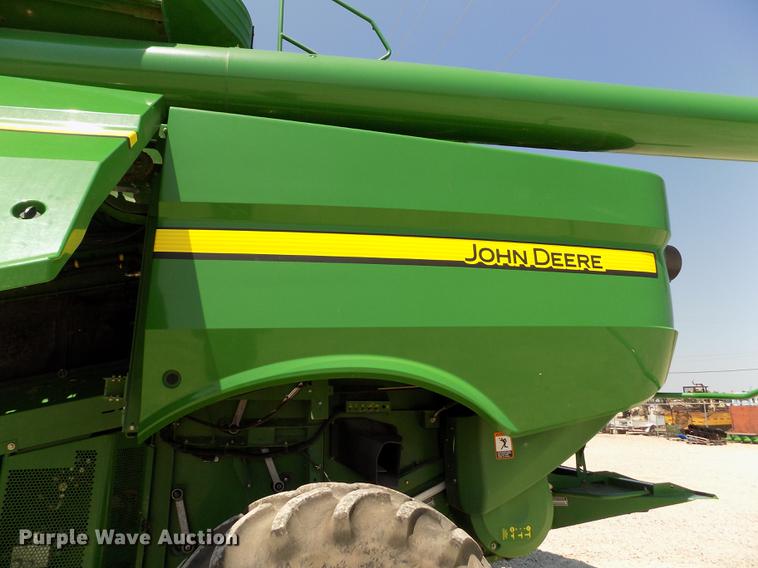 image for item DB9184 2013 John Deere S660 STS combine