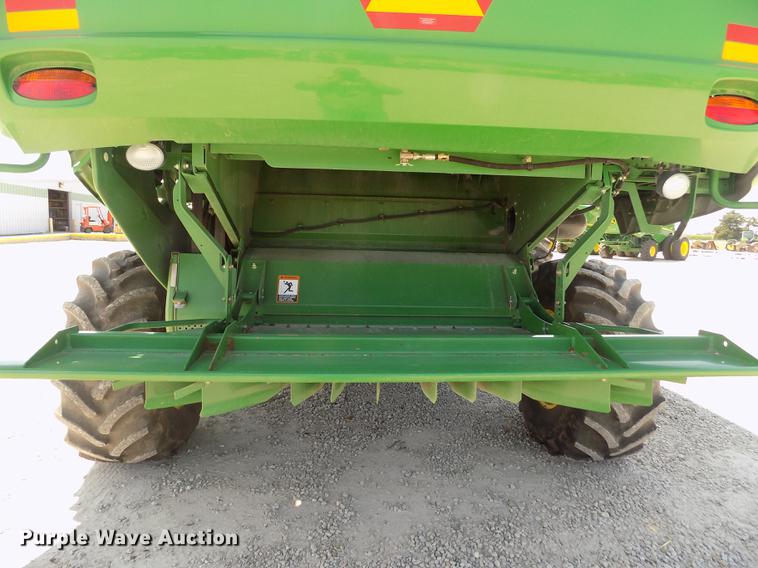image for item DB9184 2013 John Deere S660 STS combine