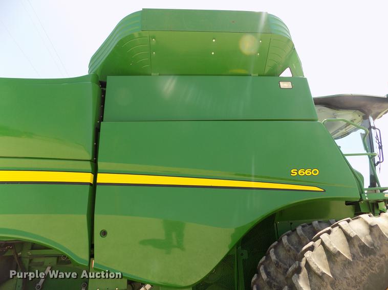 image for item DB9184 2013 John Deere S660 STS combine