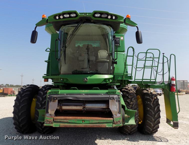image for item DB9185 2013 John Deere S670 STS combine