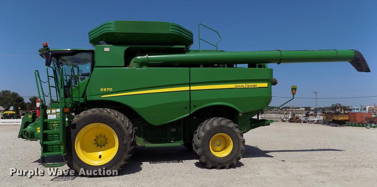 image for item DB9185 2013 John Deere S670 STS combine