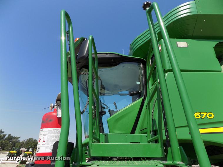 image for item DB9185 2013 John Deere S670 STS combine