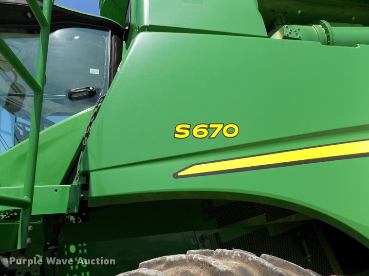 image for item DB9185 2013 John Deere S670 STS combine