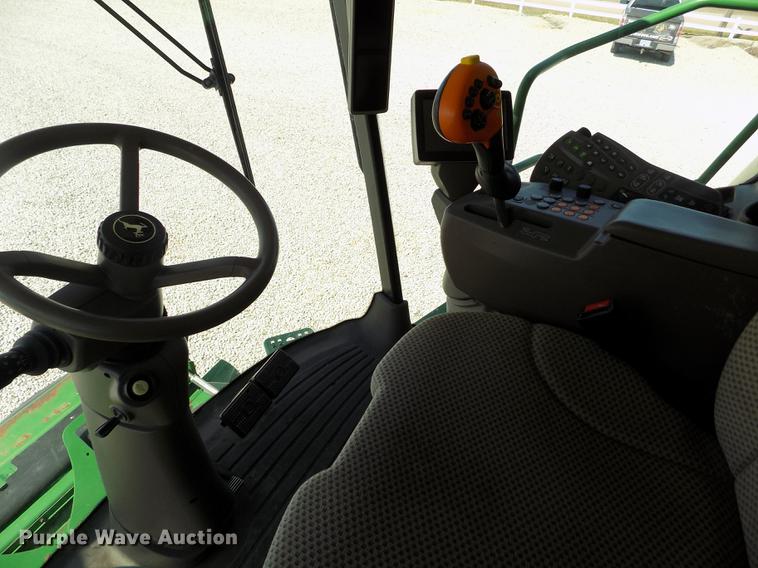 image for item DB9185 2013 John Deere S670 STS combine