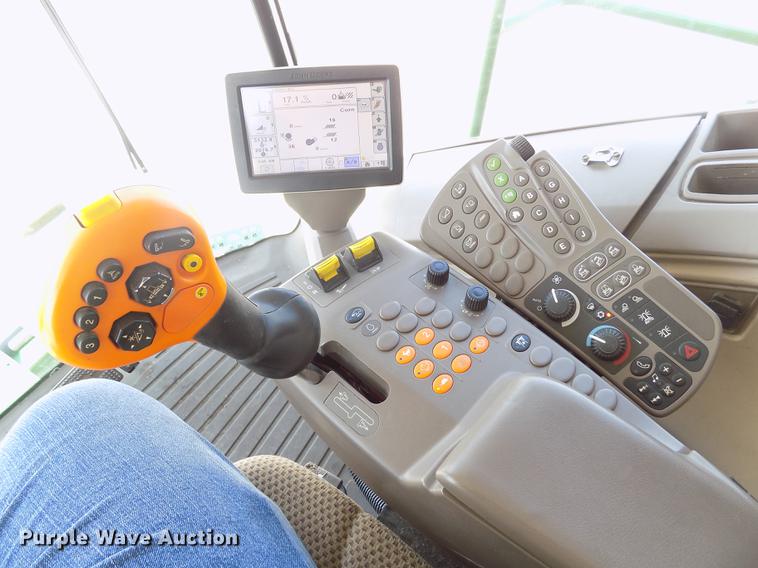 image for item DB9185 2013 John Deere S670 STS combine