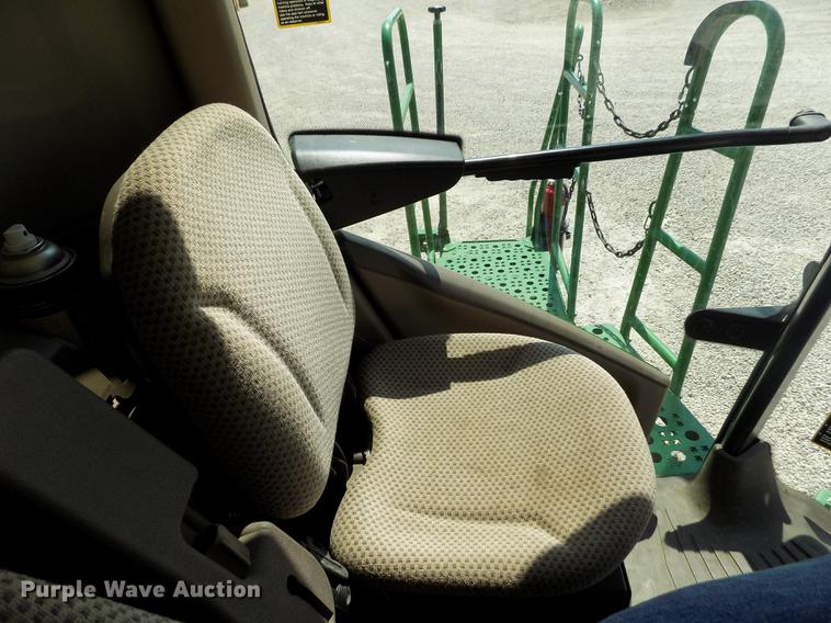 image for item DB9185 2013 John Deere S670 STS combine
