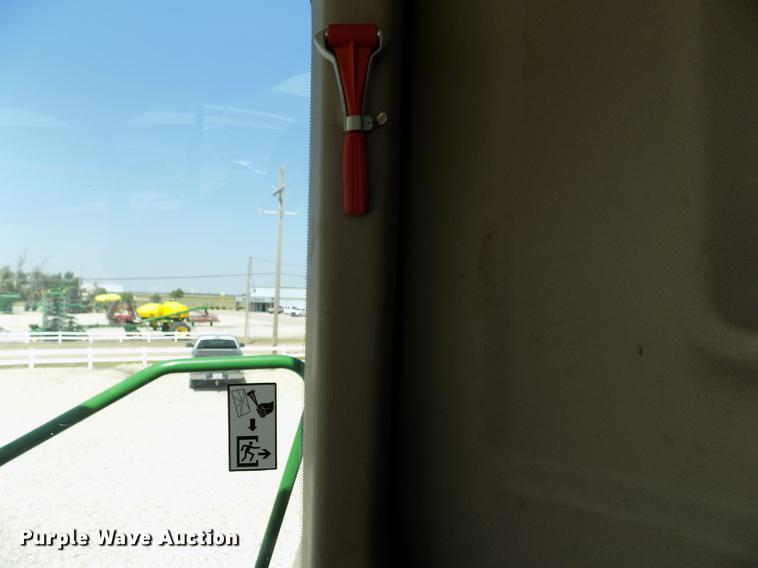 image for item DB9185 2013 John Deere S670 STS combine