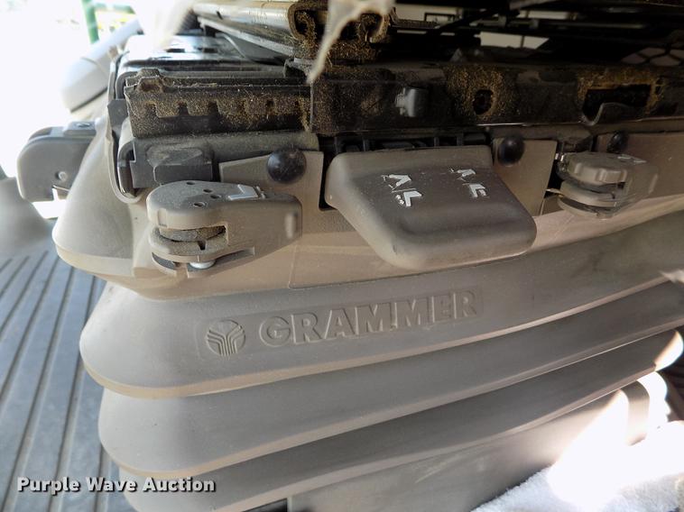 image for item DB9185 2013 John Deere S670 STS combine