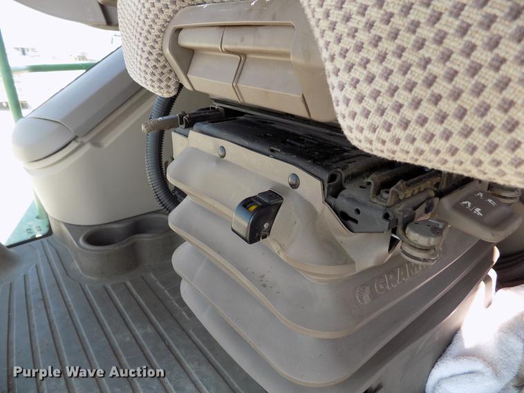 image for item DB9185 2013 John Deere S670 STS combine