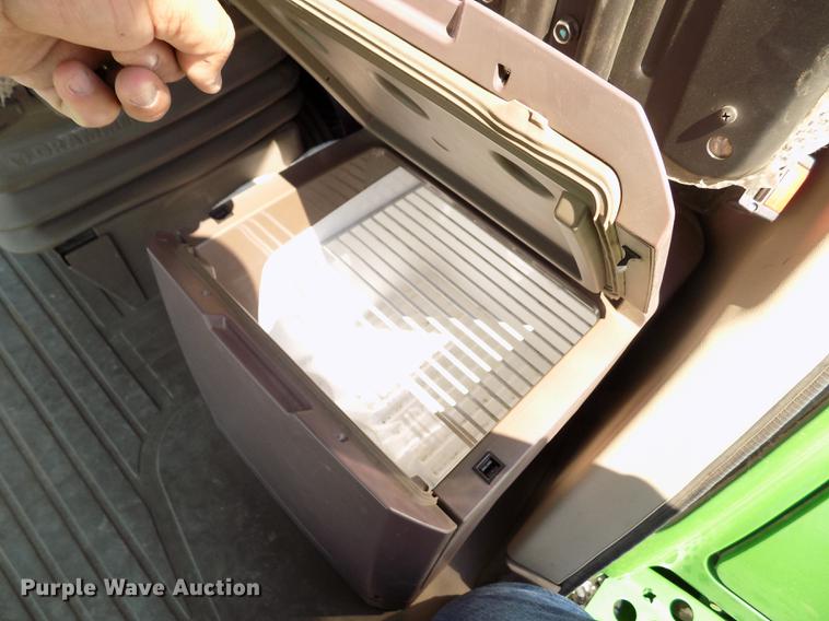 image for item DB9185 2013 John Deere S670 STS combine