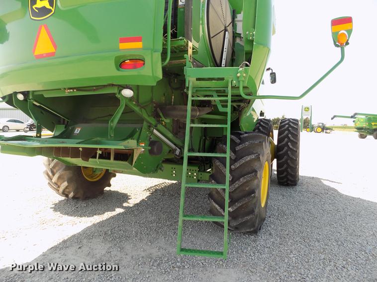 image for item DB9185 2013 John Deere S670 STS combine