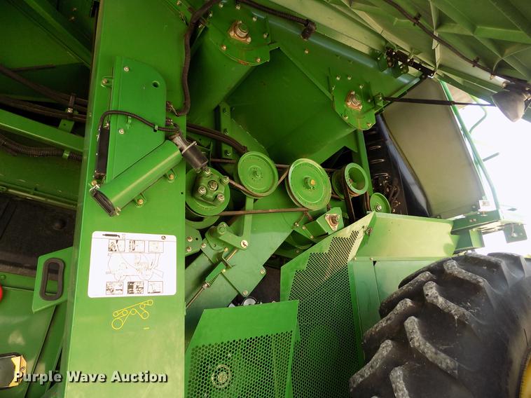 image for item DB9185 2013 John Deere S670 STS combine
