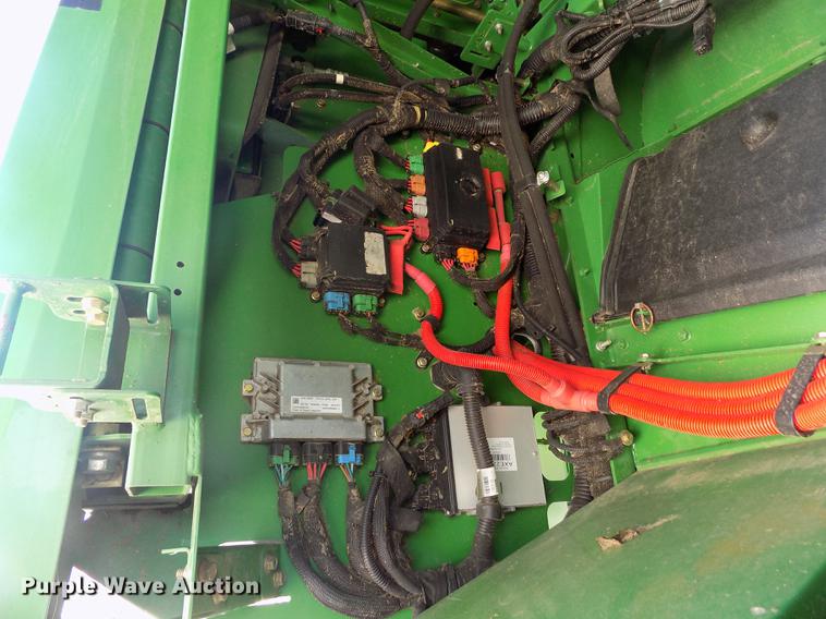 image for item DB9185 2013 John Deere S670 STS combine