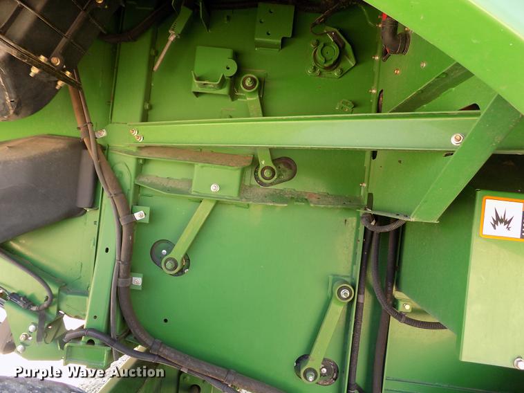 image for item DB9185 2013 John Deere S670 STS combine