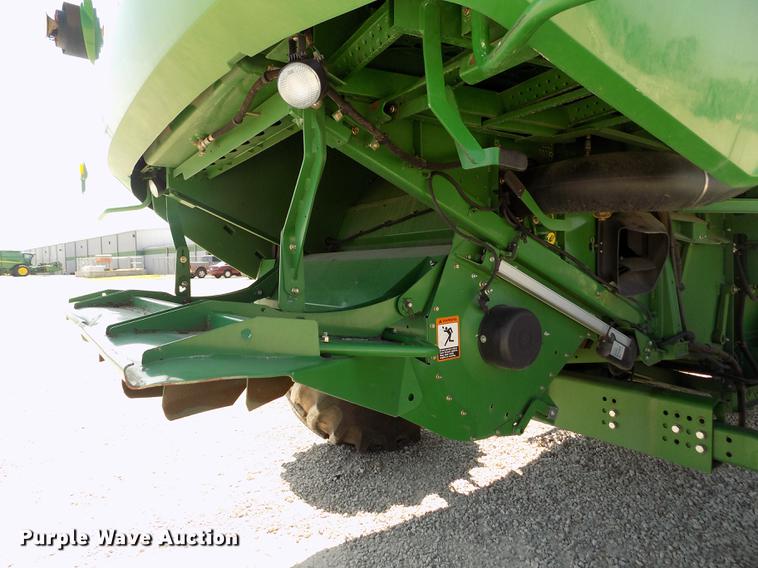 image for item DB9185 2013 John Deere S670 STS combine