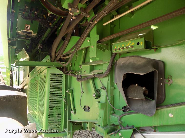 image for item DB9185 2013 John Deere S670 STS combine