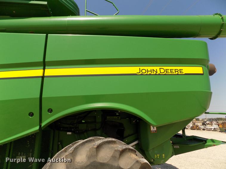 image for item DB9185 2013 John Deere S670 STS combine