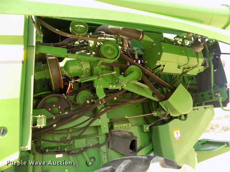 image for item DB9185 2013 John Deere S670 STS combine
