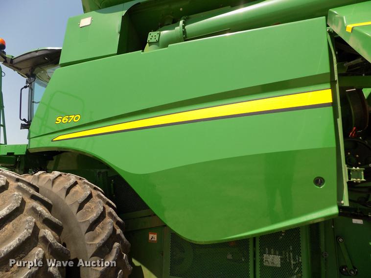 image for item DB9185 2013 John Deere S670 STS combine