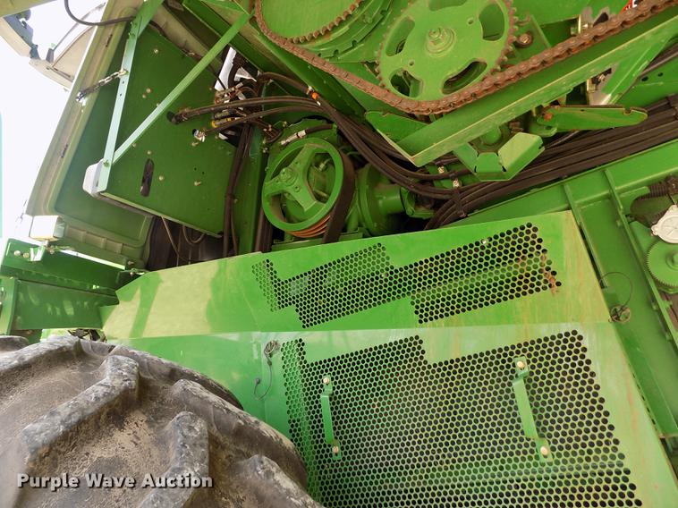 image for item DB9185 2013 John Deere S670 STS combine