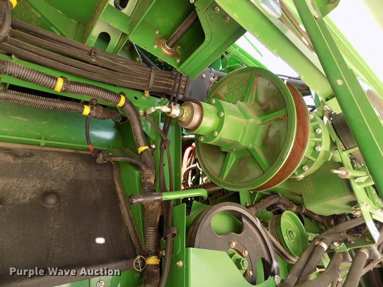 image for item DB9185 2013 John Deere S670 STS combine