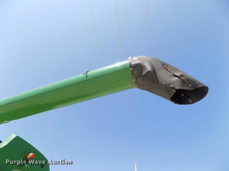 image for item DB9185 2013 John Deere S670 STS combine