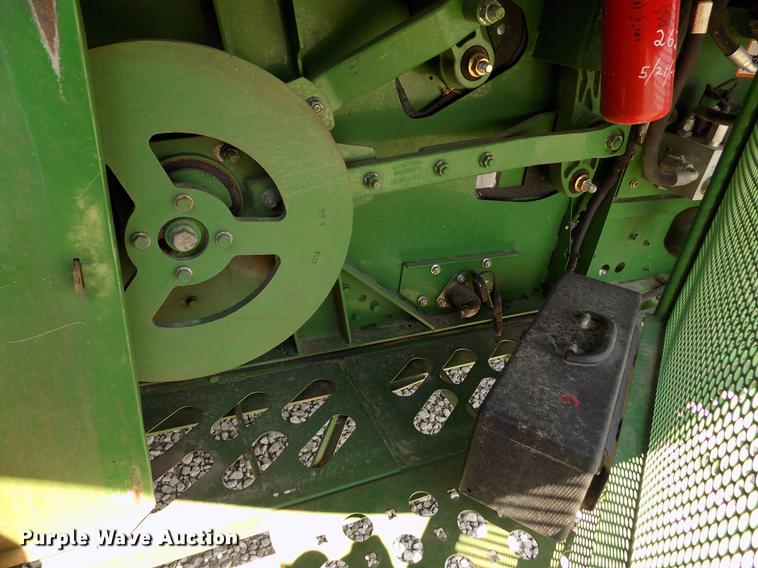 image for item DB9185 2013 John Deere S670 STS combine