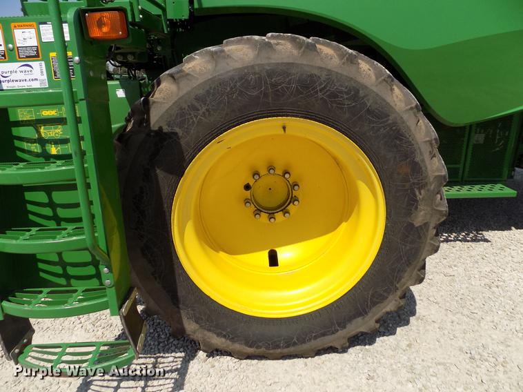 image for item DB9185 2013 John Deere S670 STS combine