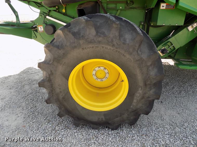 image for item DB9185 2013 John Deere S670 STS combine