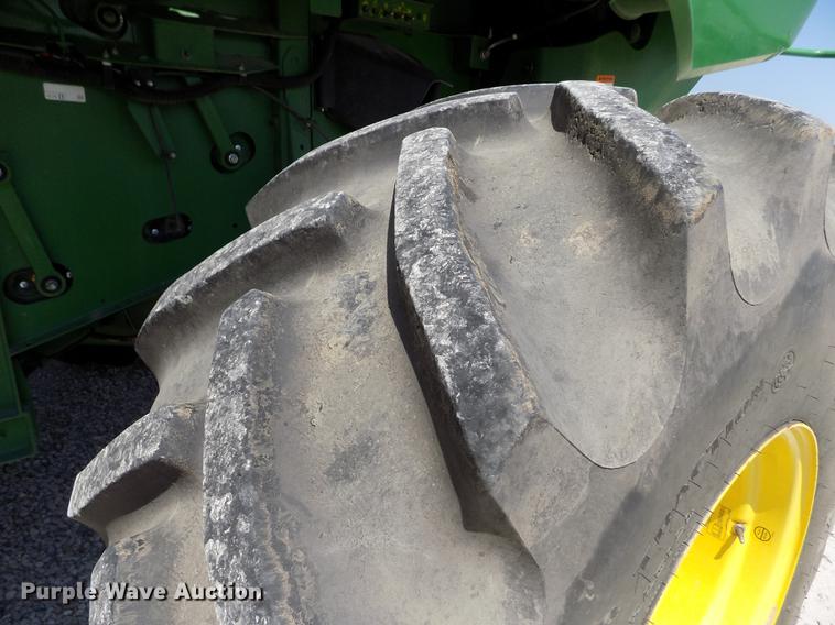 image for item DB9185 2013 John Deere S670 STS combine